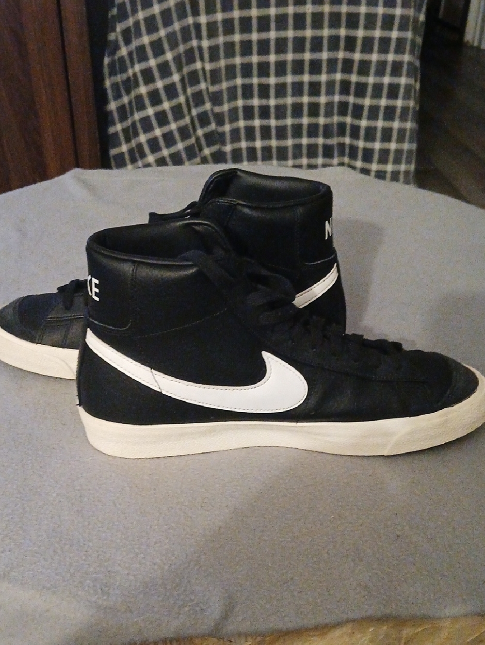 Nike Black and White High-Top Sneakers with Orange Swoosh - Picture 13 of 16